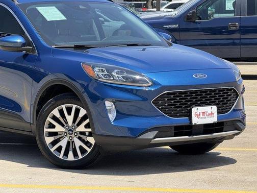 2022 Ford Escape Titanium Hybrid