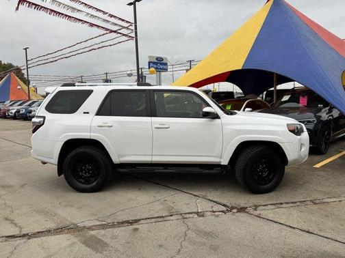 2023 Toyota 4Runner SR5