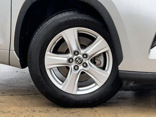 2022 Toyota Highlander L