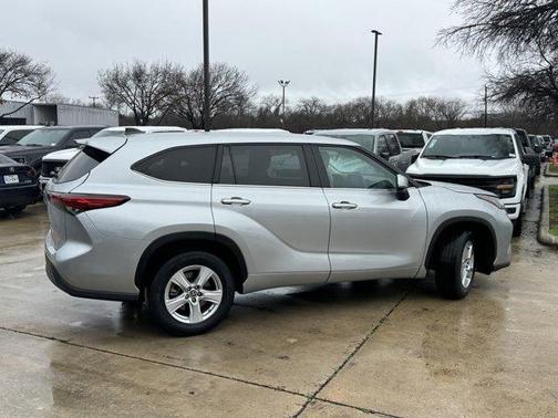 2022 Toyota Highlander L