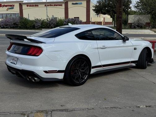 2022 Ford Mustang Mach 1