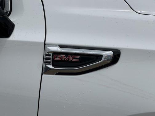 Summit White 2025 GMC Yukon XL Denali