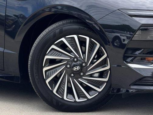 2024 Hyundai SONATA Hybrid Limited