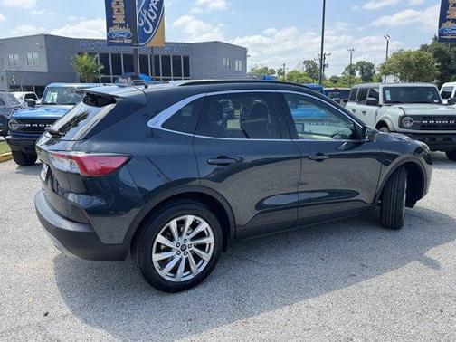 2022 Ford Escape Titanium Hybrid