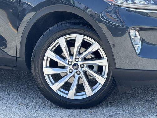 2022 Ford Escape Titanium Hybrid