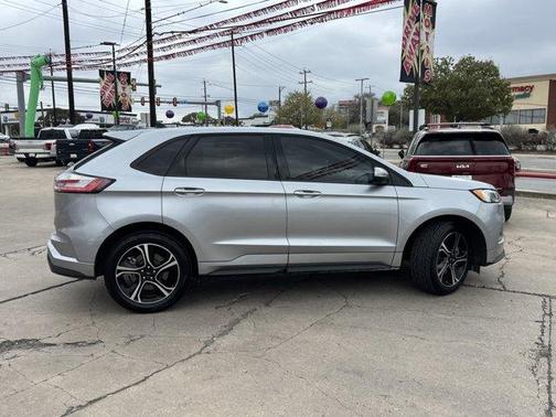 2022 Ford Edge ST