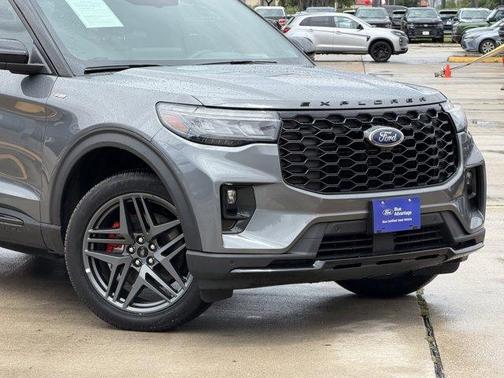 Carbonized Gray Metallic 2025 Ford Explorer ST-Line