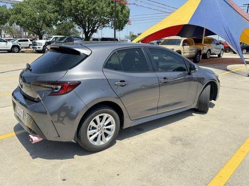 2025 Toyota Corolla Hatchback SE