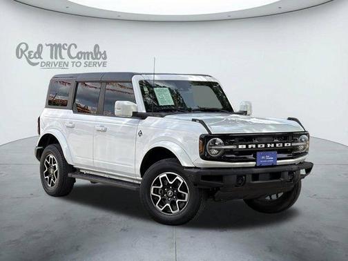 Oxford White 2022 Ford Bronco Outer Banks