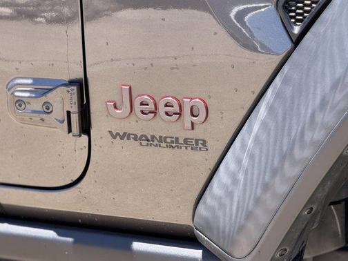 Granite Crystal Clearcoat Metallic 2021 Jeep Wrangler Unlimited Rubicon