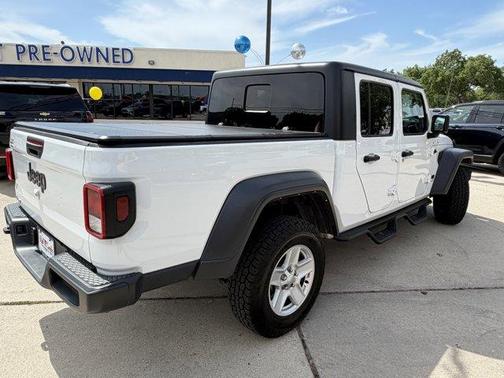 Bright White Clearcoat 2023 Jeep Gladiator Sport