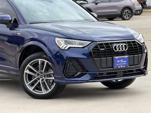 Navarra Blue Metallic 2024 Audi Q3 45 S line Premium