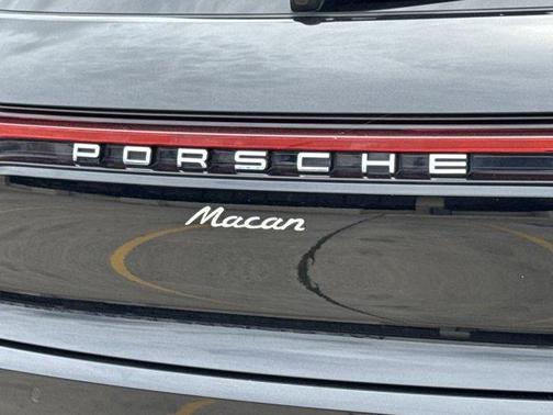 2020 Porsche Macan Base