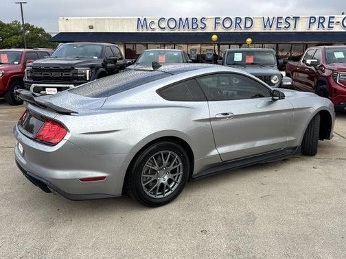 2022 Ford Mustang EcoBoost