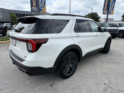 2025 Ford Explorer ST
