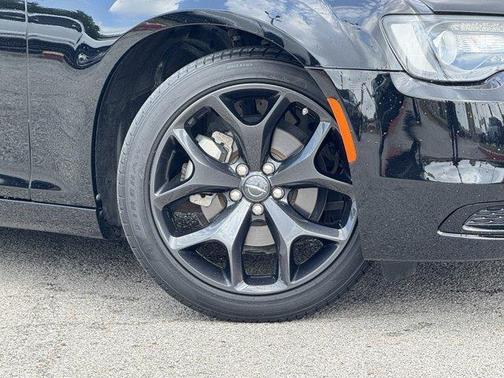 2023 Chrysler 300 Touring