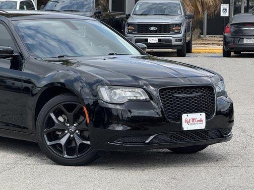 2023 Chrysler 300 Touring