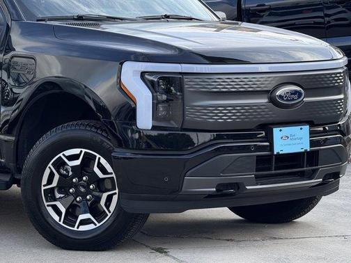 2023 Ford F-150 Lightning XLT