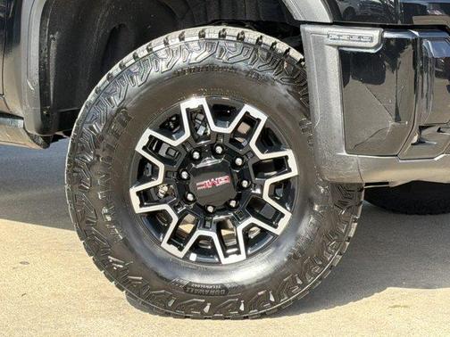 Onyx Black 2025 GMC Sierra 2500 AT4X