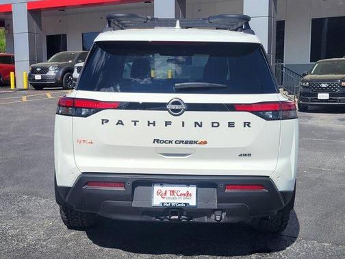Glacier White 2025 Nissan Pathfinder Rock Creek