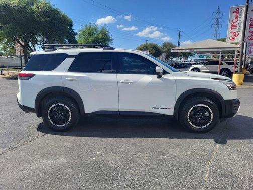 Glacier White 2025 Nissan Pathfinder Rock Creek