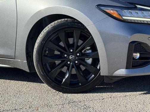 2023 Nissan Maxima SR