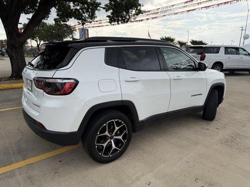 Bright White Clearcoat 2025 Jeep Compass Limited