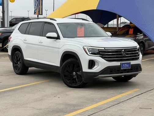 Pure White 2024 Volkswagen Atlas 2.0T SE w/Technology