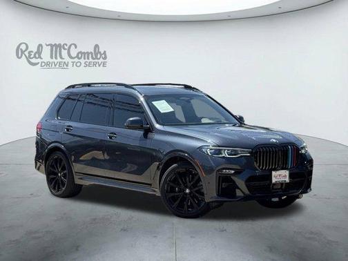 2022 BMW X7 M50i