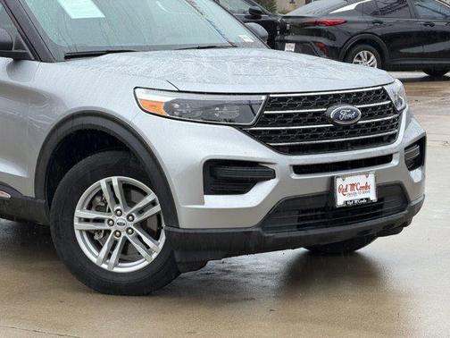 Iconic Silver Metallic 2023 Ford Explorer XLT