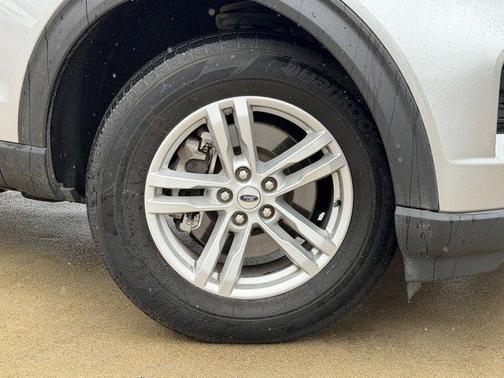 Iconic Silver Metallic 2023 Ford Explorer XLT