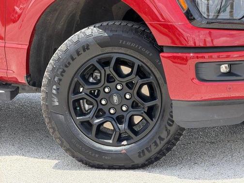 Rapid Red Metallic Tinted Clearcoat 2025 Ford F-150 XLT