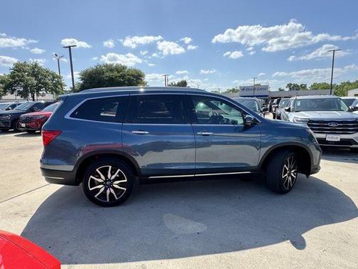 2020 Honda Pilot Touring 8-Passenger