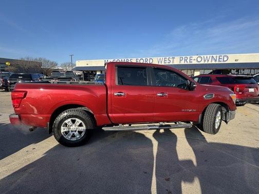 2017 Nissan Titan SV