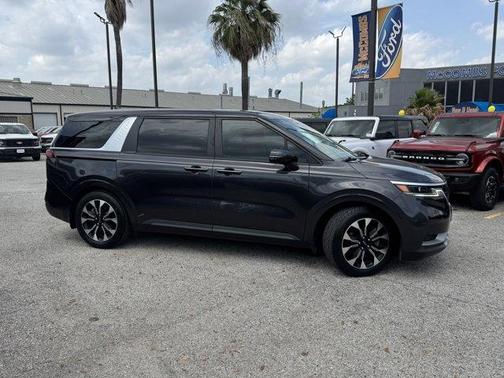 2023 Kia Carnival EX