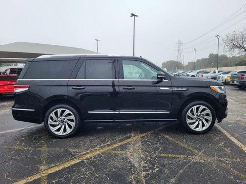 2022 Lincoln Navigator Reserve