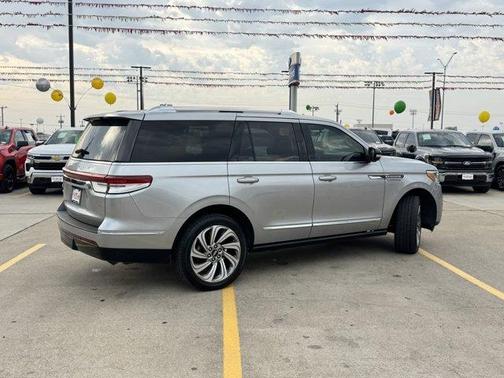 2022 Lincoln Navigator Reserve