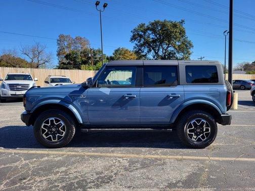 2024 Ford Bronco Outer Banks