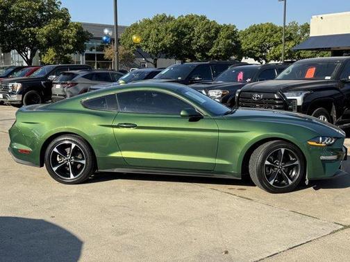 2022 Ford Mustang EcoBoost