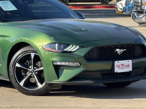 2022 Ford Mustang EcoBoost