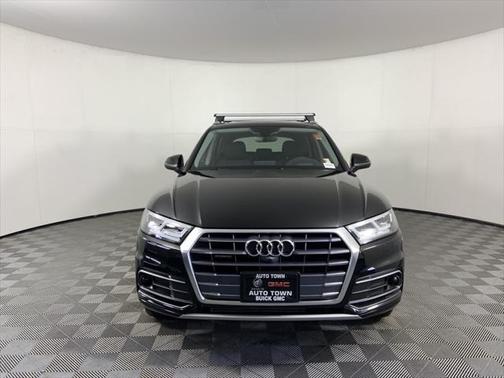 Photo 4 of 41 of 2020 Audi Q5 45 Prestige