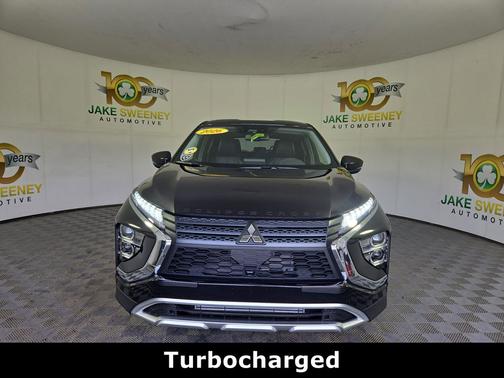 Labrador Black Pearl 2026 Mitsubishi Eclipse Cross SE