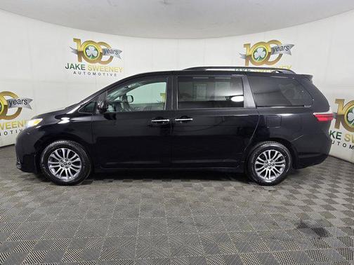 2020 Toyota Sienna XLE