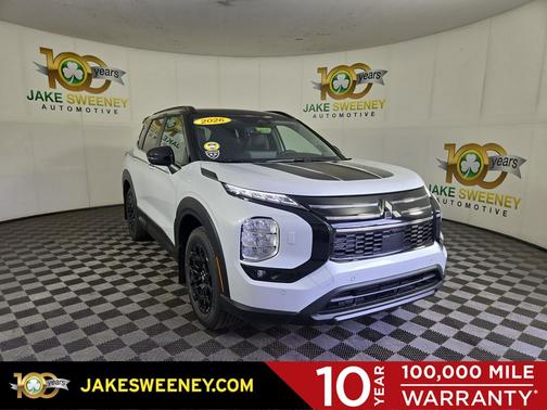 White Diamond With Black Roof 2026 Mitsubishi Outlander Trail Edition S-AWC