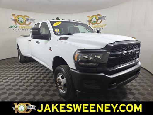 2023 RAM 3500 Tradesman Crew Cab 4x4 8' Box