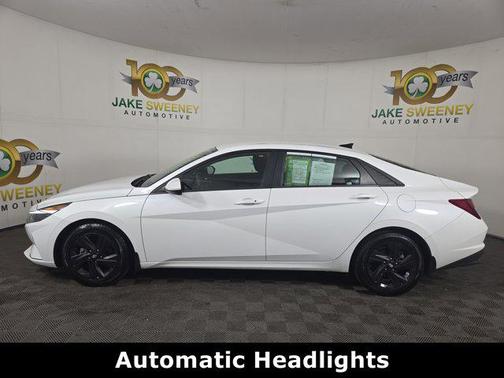 2022 Hyundai ELANTRA SEL