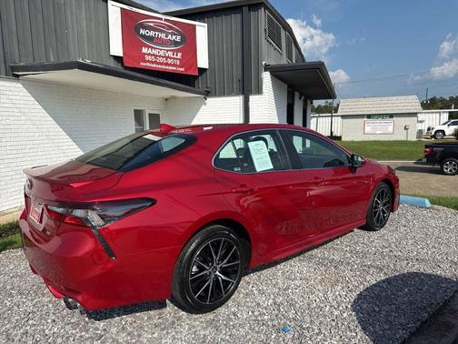 2024 Toyota Camry SE