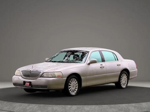 2005 Lincoln Town Car Signature