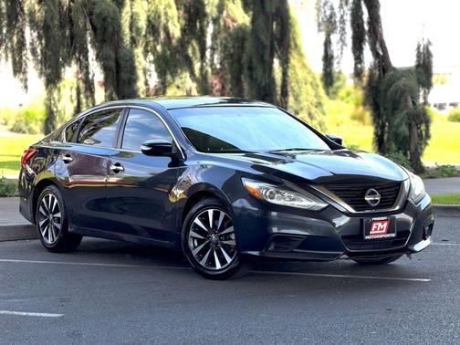 Storm Blue 2017 Nissan Altima 2.5 SL