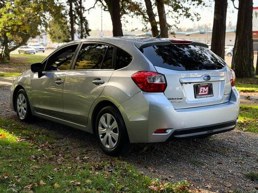 2016 Subaru Impreza 2.0i